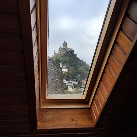Panorama Oase Mit Blick Auf Mosel Und Reichsburg *